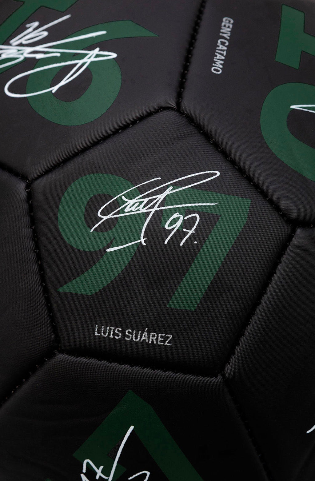 BOLA ASSINATURAS PRETA SPORTING 25/26