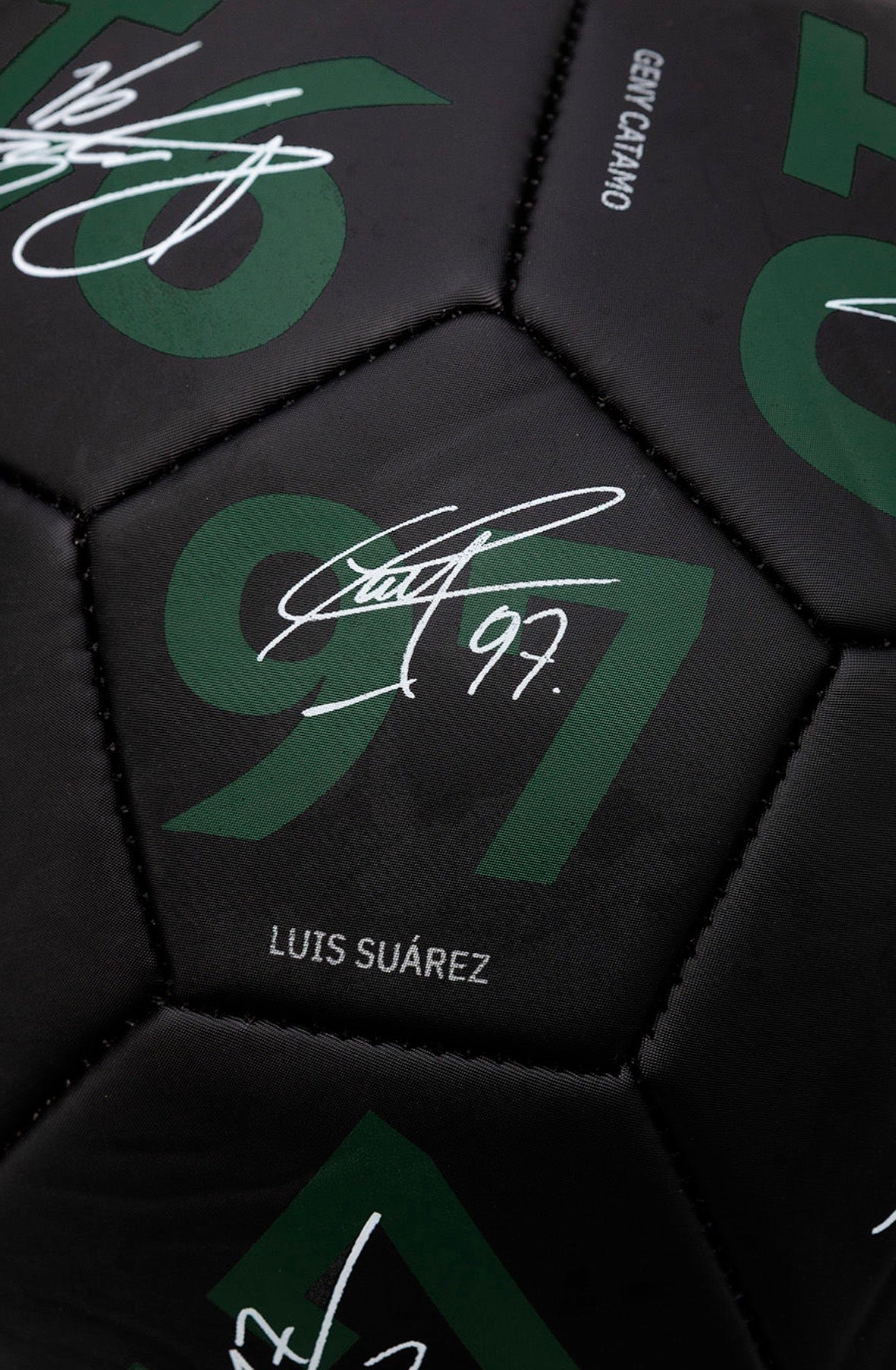 BOLA ASSINATURAS PRETA SPORTING 25/26