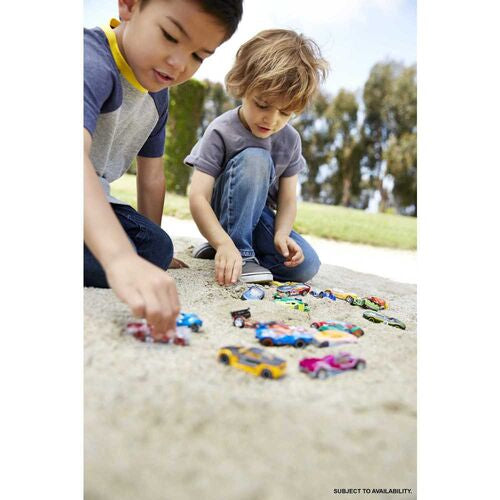 Conjunto com 20 carrinhos Hot Wheels sortidos
