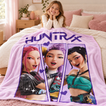 Manta HUNTR/X Rosa em utilização — imagem ilustrativa criada com IA